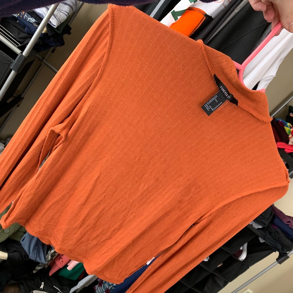 long sleeve crop top